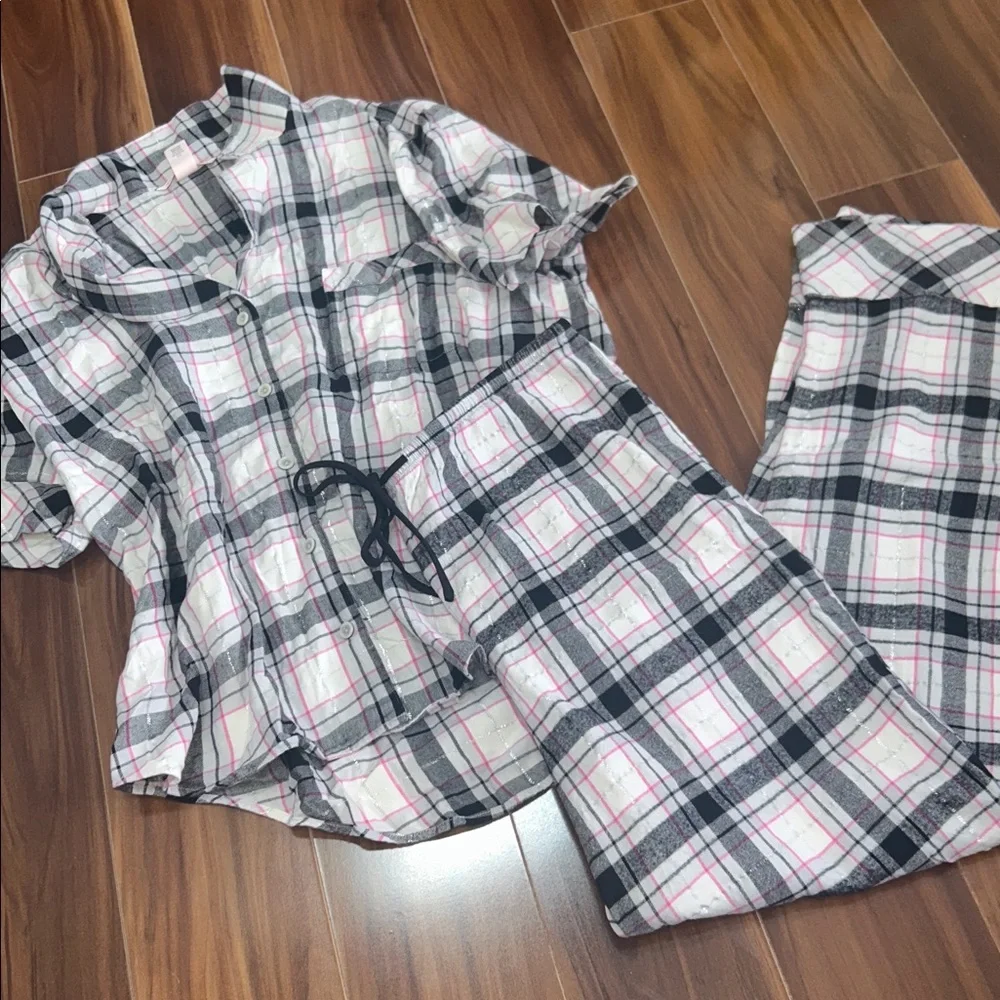 Large Victoria’s Secret pajama set